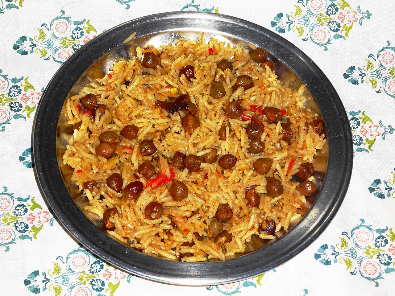 Representative photograph of Chana Pulao. The photograph uses dark kala chana; this recipe uses cooked pale chickpeas.